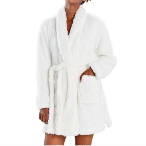 Natori sherpa plush white robe